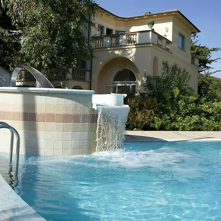 Mazzanta Relais & 3* Vada